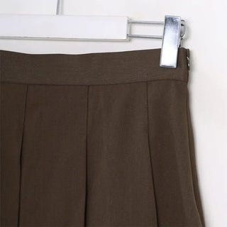 Pleated medium skirt