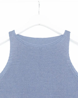 Boat neck sleeveless knit