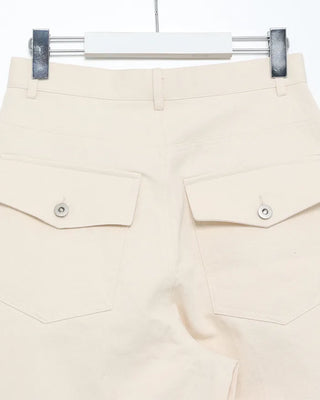 Back flap pocket curved pants