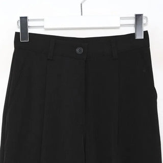One-pintuck wide slacks