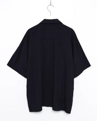 Open-collar short-sleeved shirt