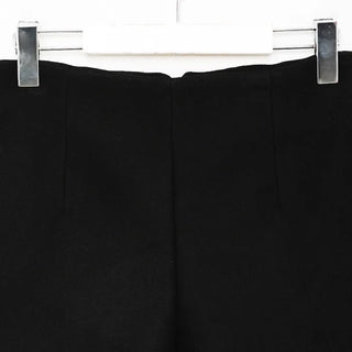 Side zipper shorts