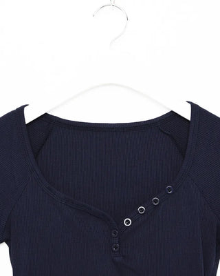 Ribbed button cropped t-shirt