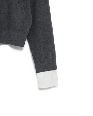 Two-tone simple V-neck knit