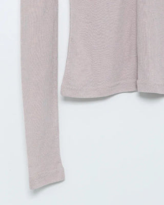 Open-collar long-sleeve T-shirt