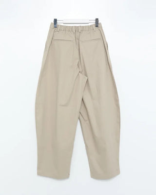 One-tuck cotton pants