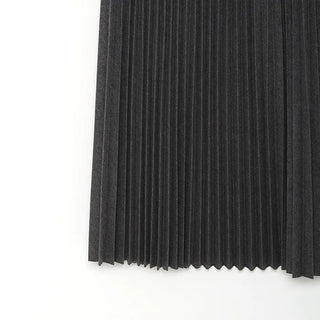 Pleated long skirt