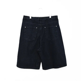 Wide-leg pleated half-length slacks