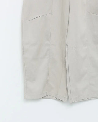 Curved wide-leg pants