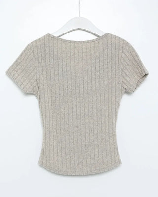 Lace-layered short-sleeved T-shirt
