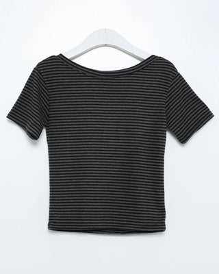 V-neck button-down striped half-length T-shirt