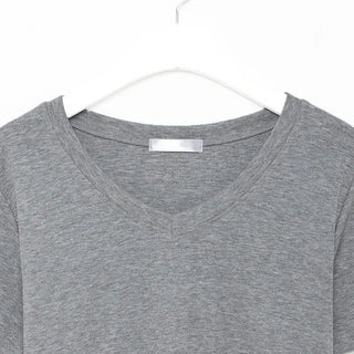 V-neck basic T-shirt