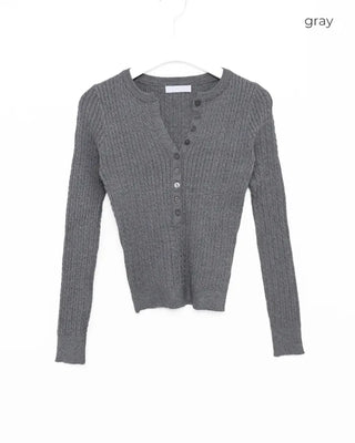 V-neck button cable slim long-sleeve knit