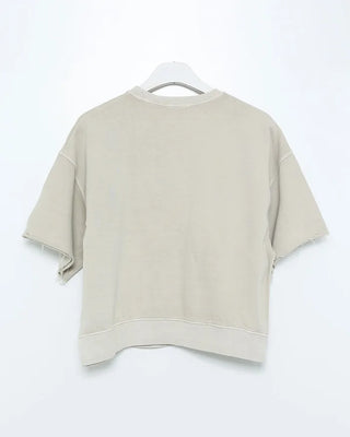 Cut-off hem sweat half-length T-shirt