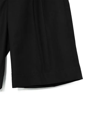Double-pleated Bermuda shorts