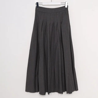 Pleated long classic skirt