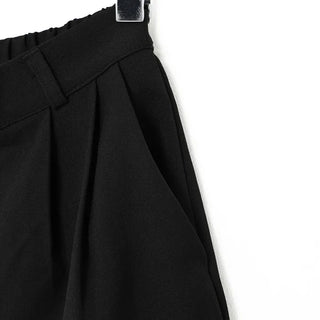 Double-pleated shorts