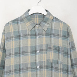 One-pocket loose flannel shirt