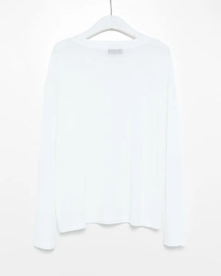 Simple long-sleeved T-shirt