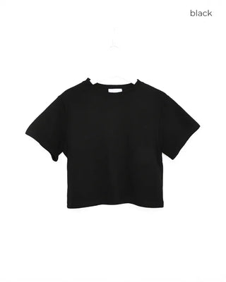 Cropped half-sleeve T-shirt