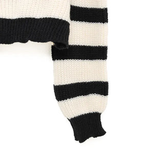 Shoulder slit striped knit