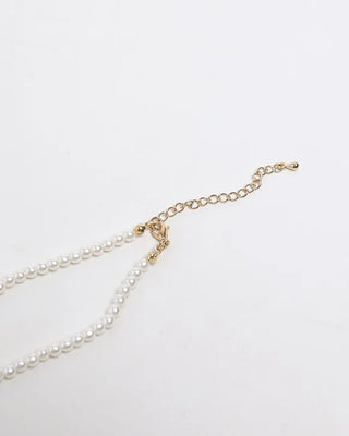 Star pendant pearl necklace