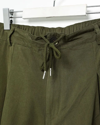 Panel-switching cargo pants