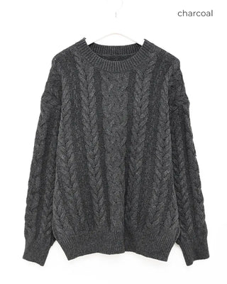 Loose-fitting cable knit round neck sweater