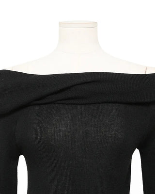 Slim Off-Shoulder Knit