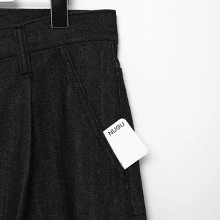 Center-tuck rigid baggy jeans