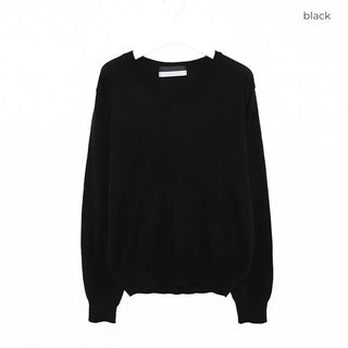 Light cashmere V-neck knitwear