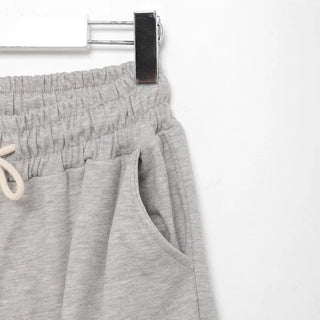 Cargo pants with slanted pockets