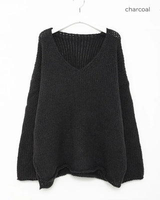 Loose-fit V-neck knit
