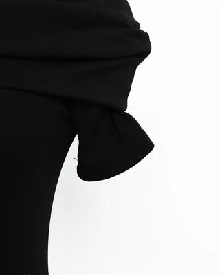 Off-shoulder half-sleeve T-shirt