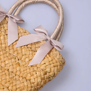 Two-ribbon basket bag