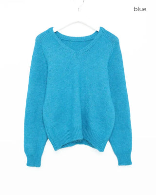 V-neck long-sleeved knit
