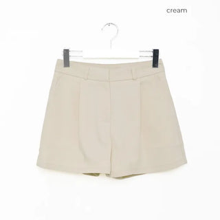 Pleated shorts