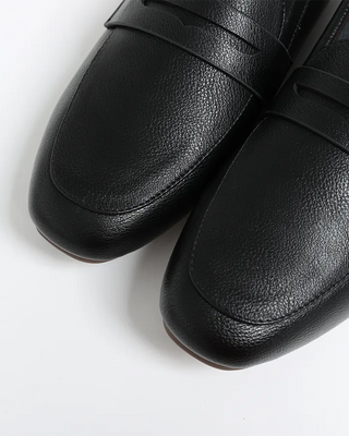 Basic loafers