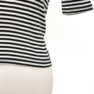 Striped off-shoulder ribbon T-shirt