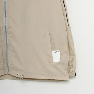 Two-tone windbreaker