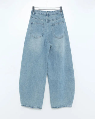 Curved balloon fit pleated denim pants