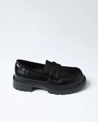 Round-toe penny loafers