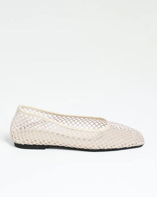 Square-toe mesh flat shoes