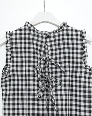 Frilled gingham check sleeveless blouse