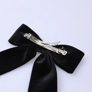 Black Big Ribbon Pin