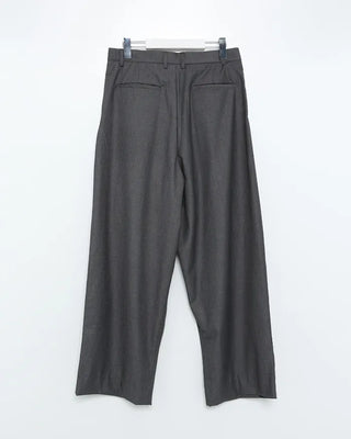Wide-leg slacks with inner hooks and pleats
