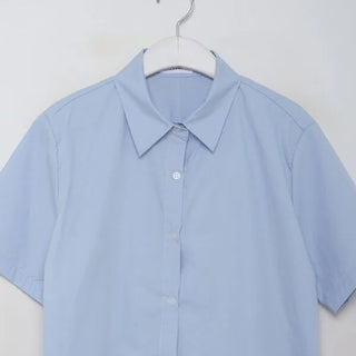 Cropped half-sleeve shirt