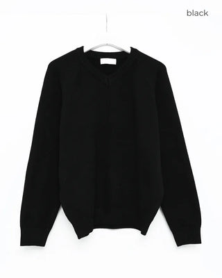 Unisex V-neck knit