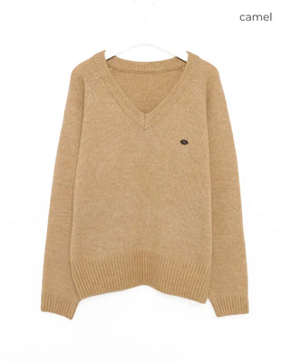 Oval Tag V-Neck Raglan Shoulder Knit Sweater