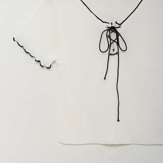 Eyelet short-sleeved T-shirt
